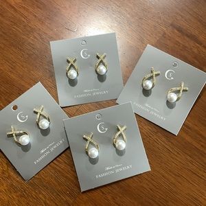 💕5/$15 Set of 4 Cross Shaped Imitation Pearl Stud Earrings, NEW